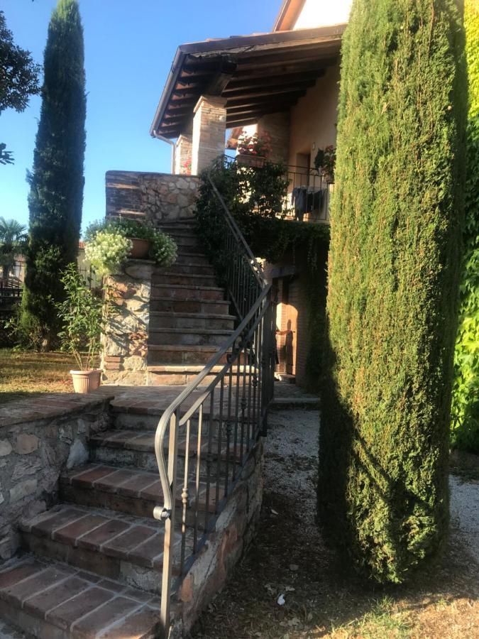 Residenza Le Querce Bilocale Villa Fossato di Vico Bagian luar foto